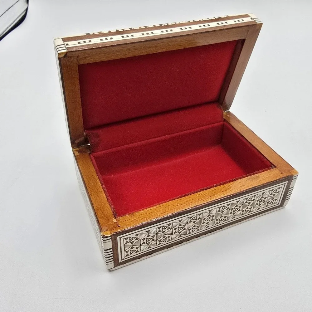 Vintage Turkish Mother of Pearl Inlay Wood Marquetry Jewelry Trinket Box